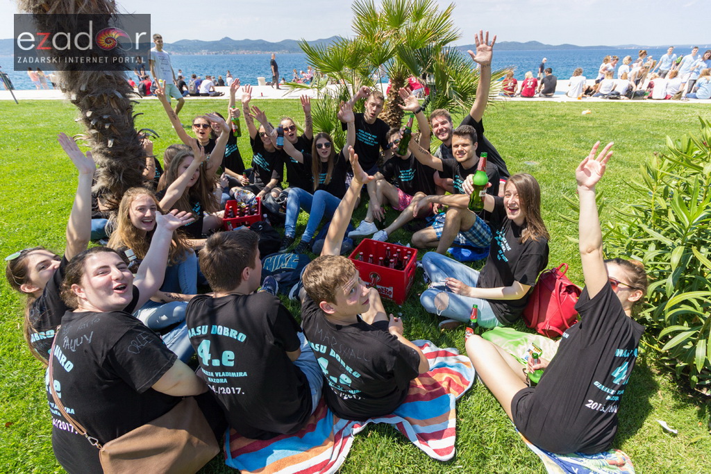 Ludijada zadarskih maturanata na Pozdravu suncu i Morskim orguljama