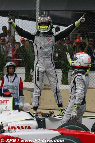 Proslava naslova prvaka F1 Jensona Buttona i Brawn GP-a (foto www.f1-live.com)
