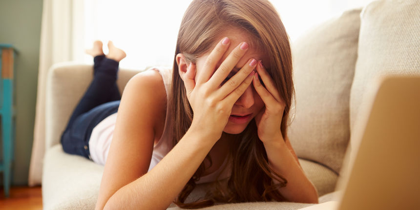 Gonoreja – spolno prenosiva bolest. Simptomi: bol tijekom mokrenja, vaginalno krvarenje između mjesečnica, vaginalni iscjedak. Gonoreja – spolno prenosiva bolest. Simptomi: bol tijekom mokrenja, vaginalno krvarenje između mjesečnica, vaginalni iscjedak.