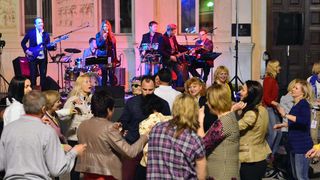 FIMBA After party na Narodnom trgu uz bend Songbusters FIMBA After party na Narodnom trgu uz bend Songbusters