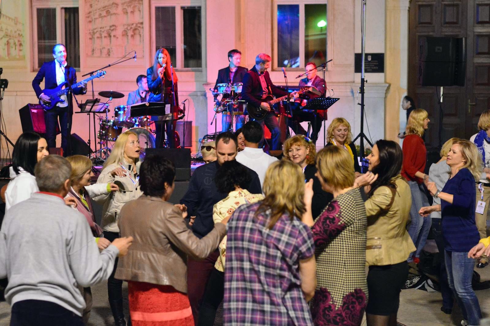 FIMBA After party na Narodnom trgu uz bend Songbusters FIMBA After party na Narodnom trgu uz bend Songbusters