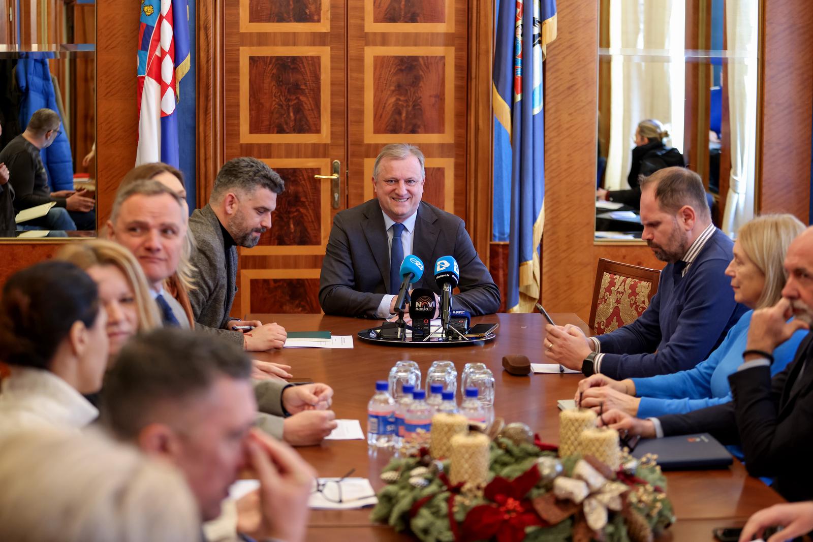 Branko Dukić održao kolegij s pročelnicima upravnih odjela