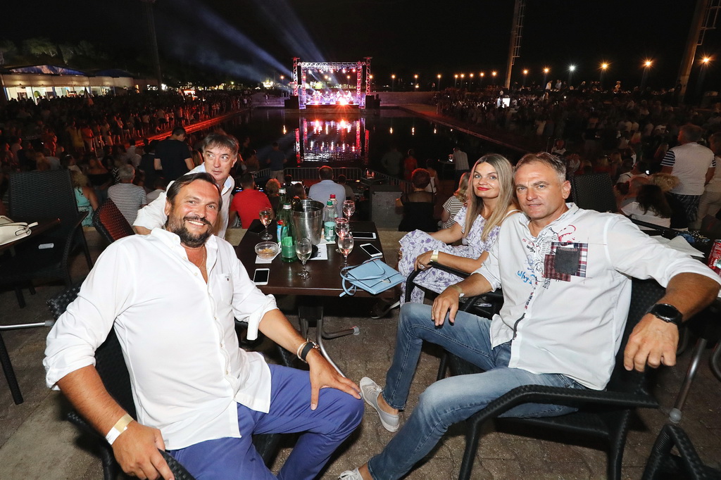 Halid Bešlić maestralno zaključio koncertnu sezonu u Biogradu na Moru