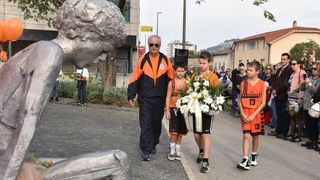 Šibenik: Puštanjem 53 balona obilježen rođendan Dražena Petrovića Šibenik: Puštanjem 53 balona obilježen rođendan Dražena Petrovića