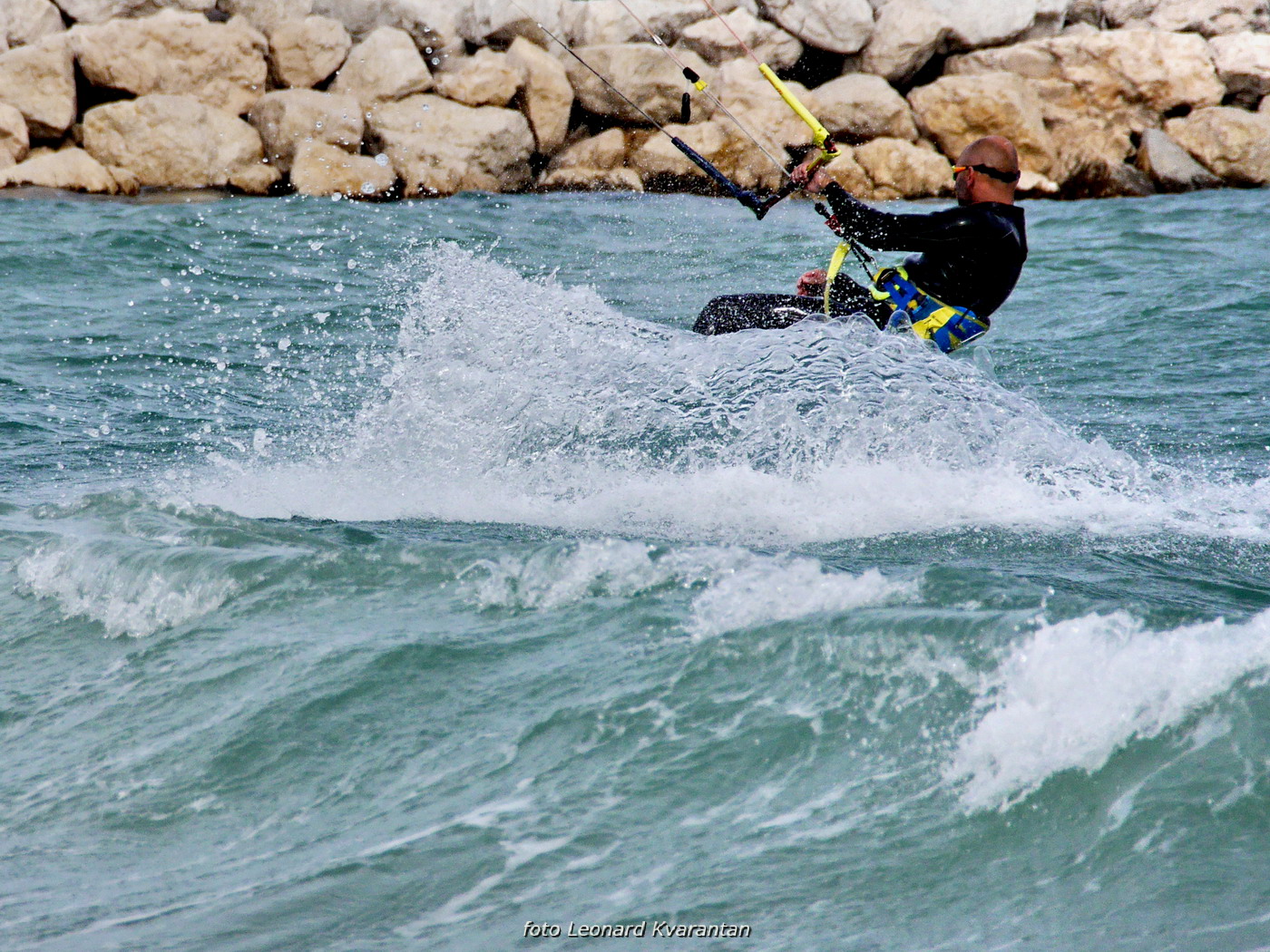 Na krilima juga: surferi i kiteri uživaju na Vitrenjaku