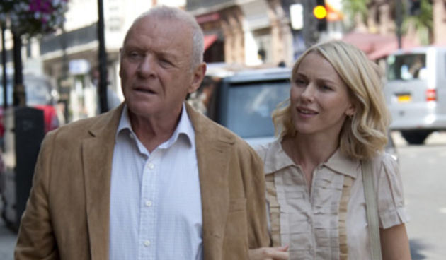 Anthony Hopkins i Lucy Punch “You will meet tall dark strangers”