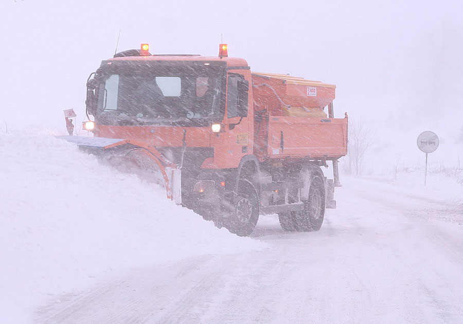 Snijeg zabijelio Plitvice (Foto: M. Pusic, CROPIX)