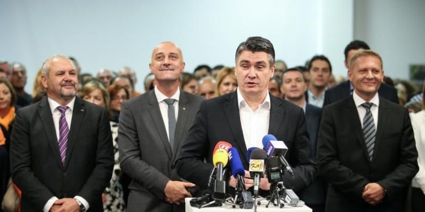 Predsjednici stranaka Narodne koalicije (SDP, HNS, HSS i HSU) potpisali su Sporazum o zajednickom izlasku na izbore za Hrvatski sabor 11. rujna. Silvano Hrelja, Ivan Vrdoljak, Zoran Milanovic, Kreso Beljak. Photo: Petar Glebov/PIXSELL Predsjednici stranaka Narodne koalicije (SDP, HNS, HSS i HSU) potpisali su Sporazum o zajednickom izlasku na izbore za Hrvatski sabor 11. rujna. Silvano Hrelja, Ivan Vrdoljak, Zoran Milanovic, Kreso Beljak. Photo: Petar Glebov/PIXSELL