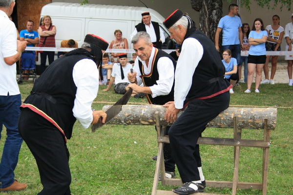 Seoska olimpijada i Smotra folklora u Ličkom Osiku. Foto: Marko Mane Ledenko