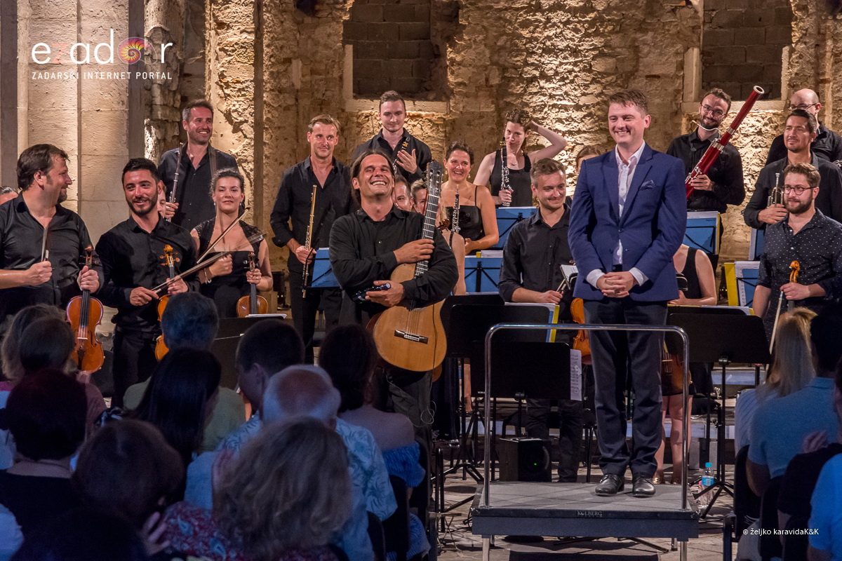 59. Glazbene večeri u sv. Donatu: Orkestar Epoque i gitarist Krešimir Bedek @ Crkva sv. Nikole