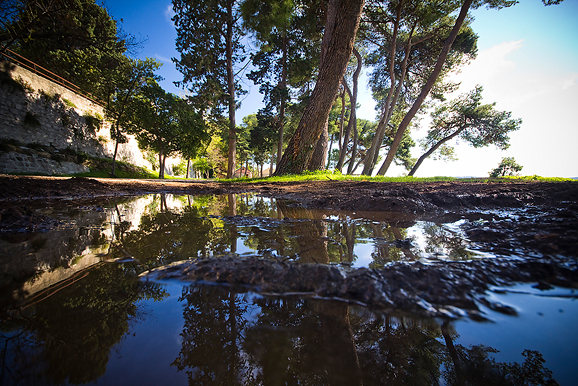 Kupanje na plaži Kolovare 8. listopada (foto:Saša Čuka)