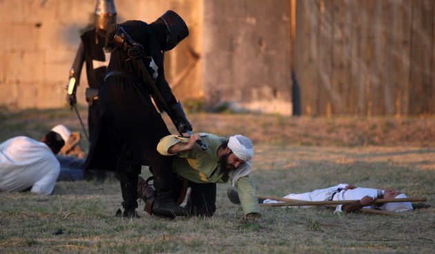 Zadar, Vrana, 170812.
Povijesno turisticki spektakl koji organizira TZ Pakostane i udruga Vitezovi vranski danas se nastavlja rekonstrukcijom bitke za Vranu, na autenticnoj lokaciji u Hanu Jusuf – pase Maskovica. U sklopu Dana vitezova vranskih podignuti