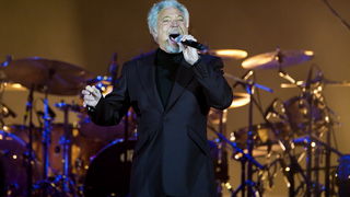 Zagreb, 211111.
Legendarni pjevac Tom Jones, odrzao je veceras koncert u Areni Zagreb u sklopu  Praise & Blame  europske turneje.
Foto: Neja Markicevic / CROPIX