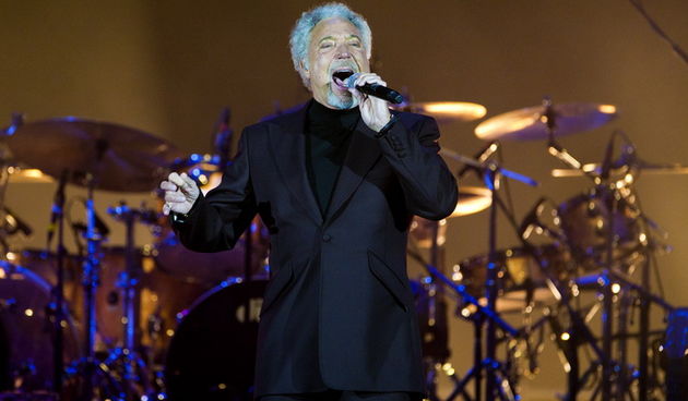 Zagreb, 211111.
Legendarni pjevac Tom Jones, odrzao je veceras koncert u Areni Zagreb u sklopu  Praise & Blame  europske turneje.
Foto: Neja Markicevic / CROPIX