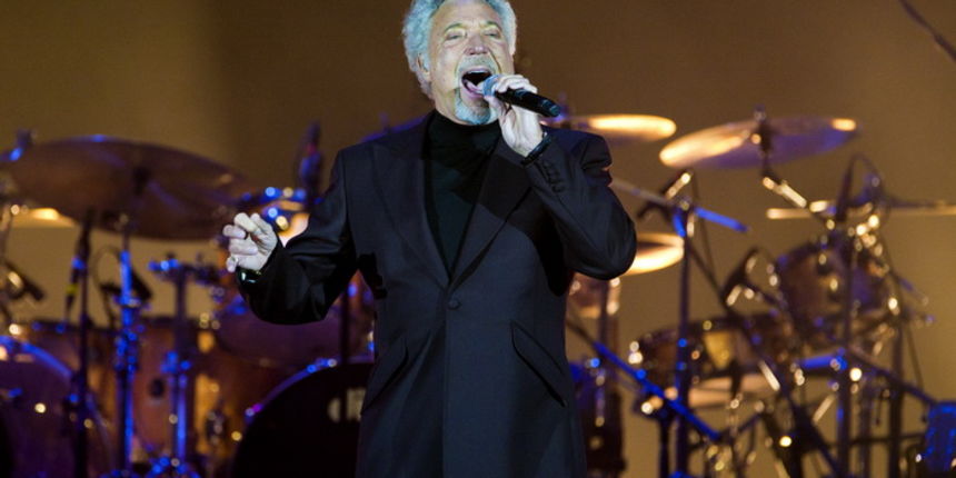 Zagreb, 211111.
Legendarni pjevac Tom Jones, odrzao je veceras koncert u Areni Zagreb u sklopu Praise & Blame europske turneje.
Foto: Neja Markicevic / CROPIX Zagreb, 211111.
Legendarni pjevac Tom Jones, odrzao je veceras koncert u Areni Zagreb u sklopu Praise & Blame europske turneje.
Foto: Neja Markicevic / CROPIX