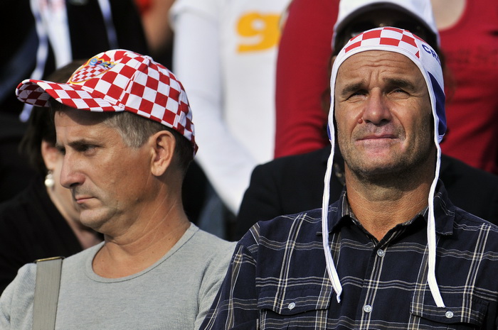 Zagreb, 310810.
Bazen Mladosti, Jarunska 5.
Utakmica zenskog vaterpola u sklopu Europskog prvenstva, izmedju Hrvatske i Rusije.
Na slici: hrvatski navijaci.
Foto: Boris Kovacev / CROPIX Zagreb, 310810.
Bazen Mladosti, Jarunska 5.
Utakmica zenskog vaterpola u sklopu Europskog prvenstva, izmedju Hrvatske i Rusije.
Na slici: hrvatski navijaci.
Foto: Boris Kovacev / CROPIX