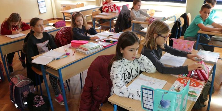 Djeca, učenici, škola, nastava, učionica Djeca, učenici, škola, nastava, učionica