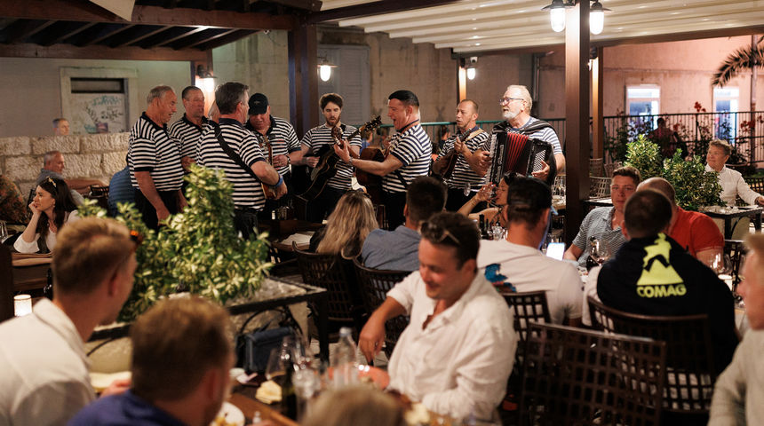 Prva ovogodišnja Feštica petkom u Zadru uz klape Donat i Kantaduri Prva ovogodišnja Feštica petkom u Zadru uz klape Donat i Kantaduri