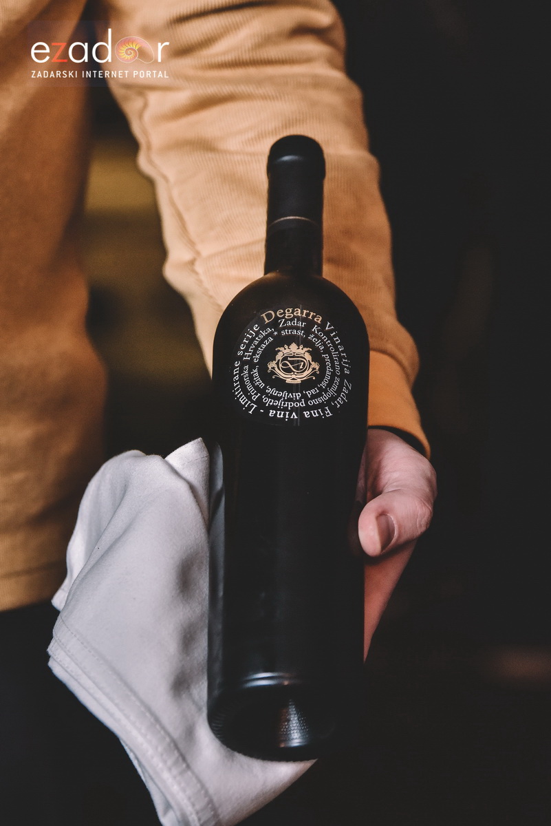 Uskrs u Harbor Cookhouse & Clubu uz klapu Iskon Uskrs u Harbor Cookhouse & Clubu uz klapu Iskon