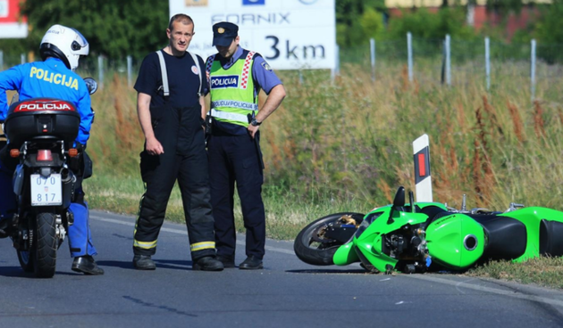 Prometna nesreća motocikl motociklist ilustracija