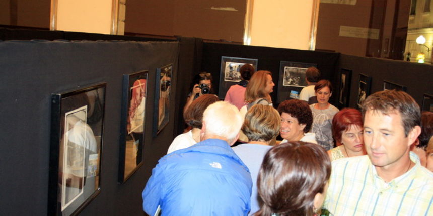 Gradska loza: Otvorenje izlozbe “Fragmenti jednog sjecanja” Roberta Marnike Gradska loza: Otvorenje izlozbe “Fragmenti jednog sjecanja” Roberta Marnike