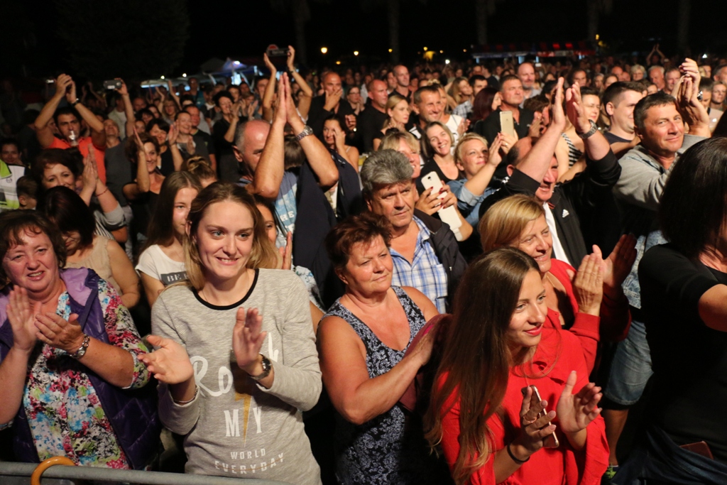 Tony Cetinski priredio spektakl za kraj Virskog ljeta