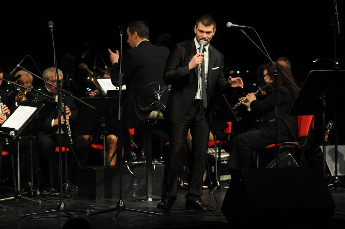 Zadar, 190313.
Gradska glazba Zadar organizirala je u HNK Zadar koncert povodom 20. godisnjice smrti Tomislava Ivcica. Uz Gradsku glazbu i klapu Niko kao domacine, nastupili su Mladen Grdovic, Zorica Kondza, Marina Tomasevic, Davor Pekota, Zoran Jelenkovi Zadar, 190313.
Gradska glazba Zadar organizirala je u HNK Zadar koncert povodom 20. godisnjice smrti Tomislava Ivcica. Uz Gradsku glazbu i klapu Niko kao domacine, nastupili su Mladen Grdovic, Zorica Kondza, Marina Tomasevic, Davor Pekota, Zoran Jelenkovi