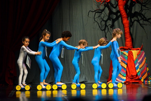 Circo Art u HNK Zadar izveo predstavu “Povratak u prirodu”