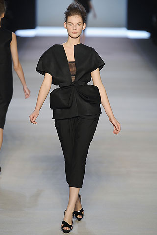 Na granici s coutureom (Moda.hr)