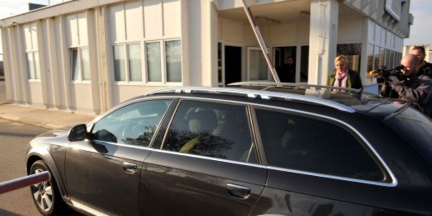 Poslovnjaci iz svoga automobila nisu niti izašli / Foto: Damir ŠKOMRLJ/Novi list Poslovnjaci iz svoga automobila nisu niti izašli / Foto: Damir ŠKOMRLJ/Novi list