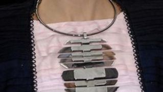 Ogrlica sa stavom (Moda.hr)