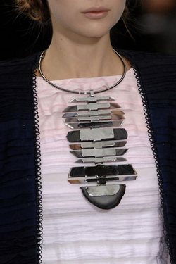 Ogrlica sa stavom (Moda.hr)