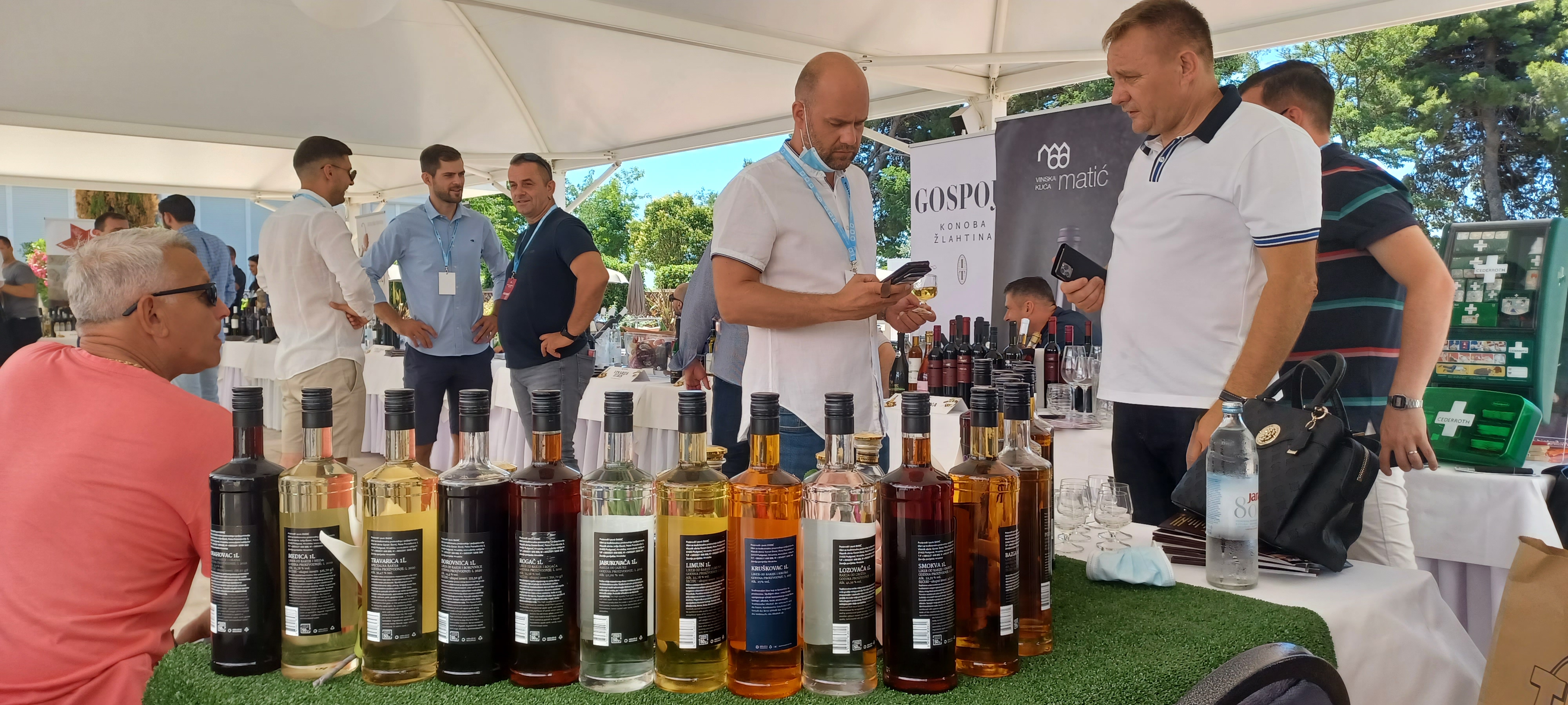 Wine EnoGASTRO Vip Event na terasi hotela Kolovare