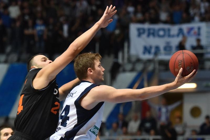 Dvorana Krešimir Ćosić, Zadar – 2. kolo A-1 muške lige, KK Zadar – GKK Šibenik 80-76. Photo: Dino Stanin/PIXSELL Dvorana Krešimir Ćosić, Zadar – 2. kolo A-1 muške lige, KK Zadar – GKK Šibenik 80-76. Photo: Dino Stanin/PIXSELL