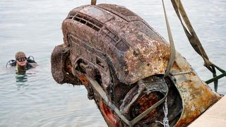 Ovaj automobil proveo je 18 godina u moru