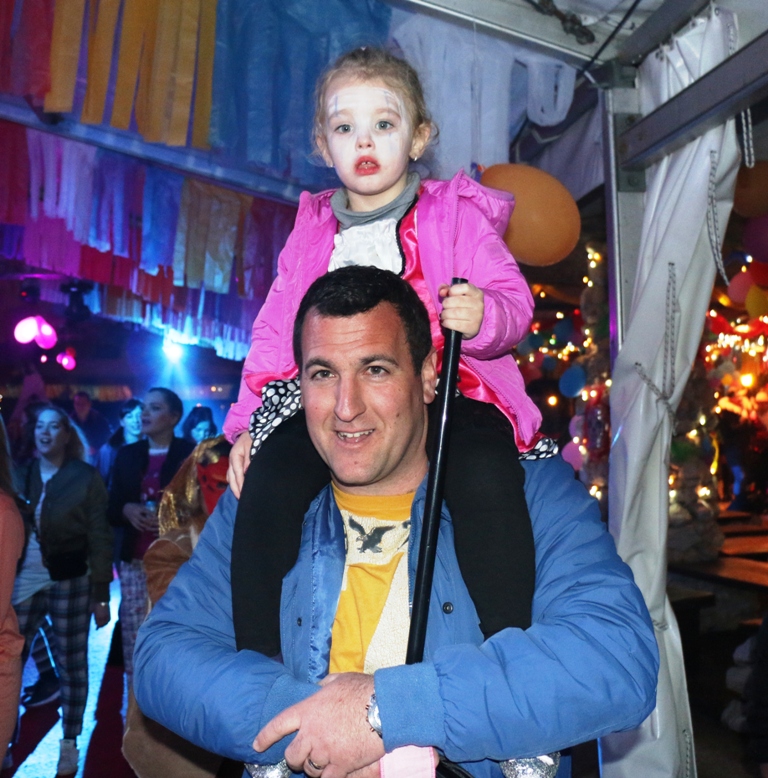 Virske maškare: Nedjelja u znaku zvijezdice Meri, Tota i Tempo Banda