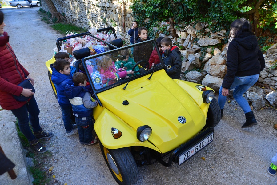 Zadarske Beštije posjetile mališane DV Latica, Foto: Iva Perinčić Zadarske Beštije posjetile mališane DV Latica, Foto: Iva Perinčić