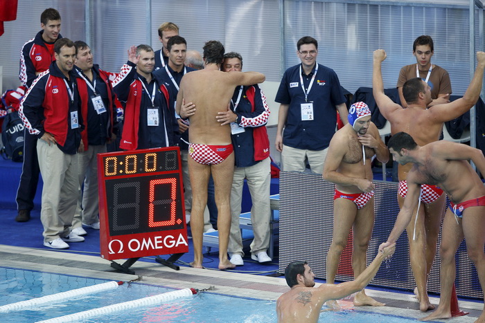Zagreb, 090910.
Bazen Mladosti na Savi.
29. Europsko prvenstvo u vaterpolu,
Polufinalna utakmica Hrvatska -Srbija.
Na slici: u akciji.
Foto: Goran Mehkek / CROPIX