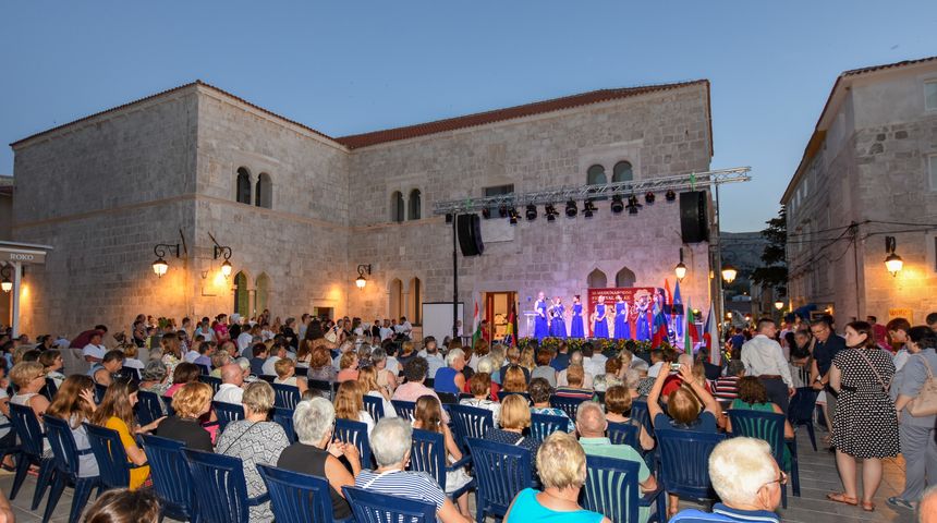 Međunarodni festival čipke u Pagu