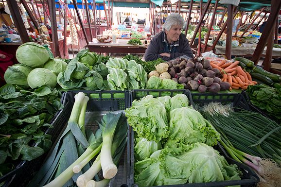 Đir po pijaci, 17. travnja 2012. (foto:Saša Čuka)