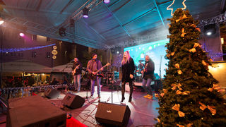 Sveti Nikola i bend Zaratino razveselili i zabavili posjetitelje Sveti Nikola i bend Zaratino razveselili i zabavili posjetitelje