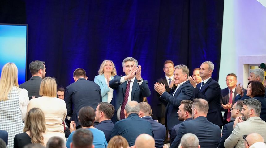 Zadar: Predstavljanje HDZ-ovih kandidata za EU parlament Zadar: Predstavljanje HDZ-ovih kandidata za EU parlament