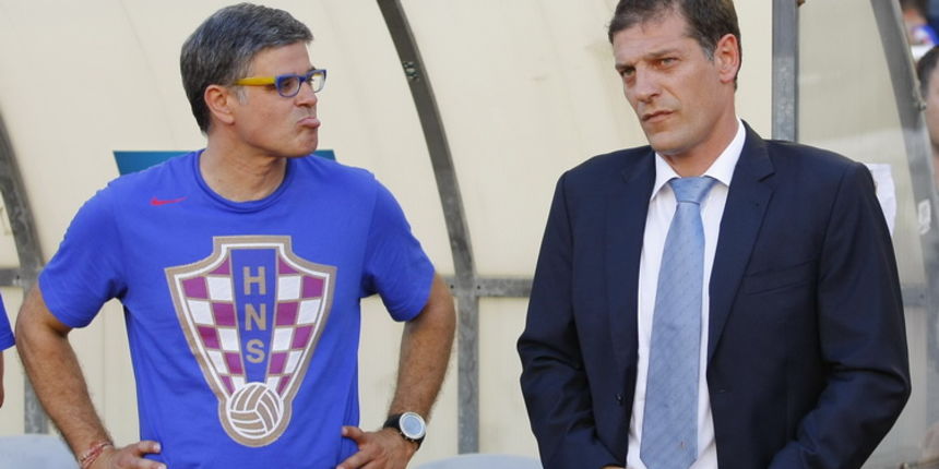 Split, 030611.
Stadion Poljud.
Kvalifikacijska nogometna utakmica za Europsko prvenstvo u Poljskoj i Ukrajini 2012: Hrvatska – Gruzija.
Na slici: Aljosa Asanovic i Slaven Bilic.
Foto: Duje Klaric / CROPIX Split, 030611.
Stadion Poljud.
Kvalifikacijska nogometna utakmica za Europsko prvenstvo u Poljskoj i Ukrajini 2012: Hrvatska – Gruzija.
Na slici: Aljosa Asanovic i Slaven Bilic.
Foto: Duje Klaric / CROPIX