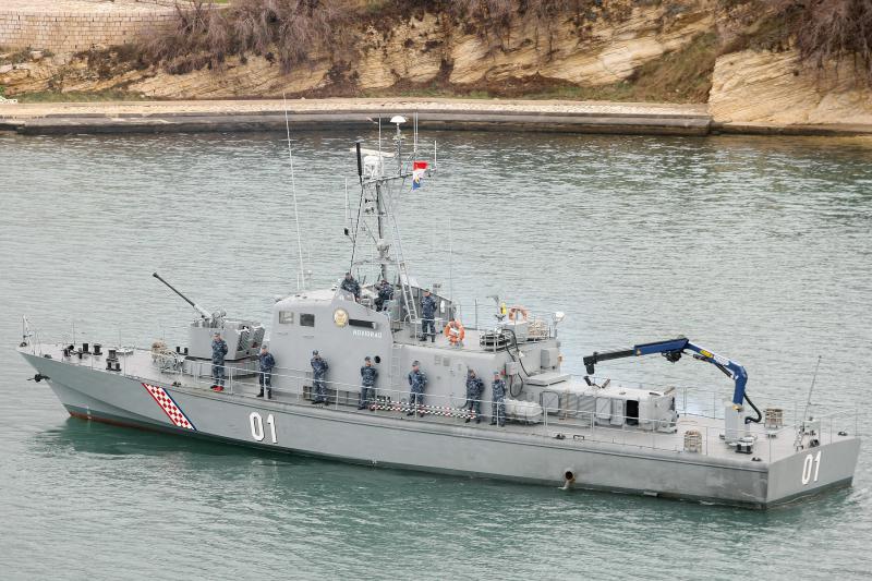 Polaganjem vijenaca na središnjem križu, u Novigradu je obilježena obljetnica pogibije članova HRM-a i Druge gardijske brigade za vrijeme akcije Maslenica. Photo: Dino Stanin/PIXSELL Polaganjem vijenaca na središnjem križu, u Novigradu je obilježena obljetnica pogibije članova HRM-a i Druge gardijske brigade za vrijeme akcije Maslenica. Photo: Dino Stanin/PIXSELL