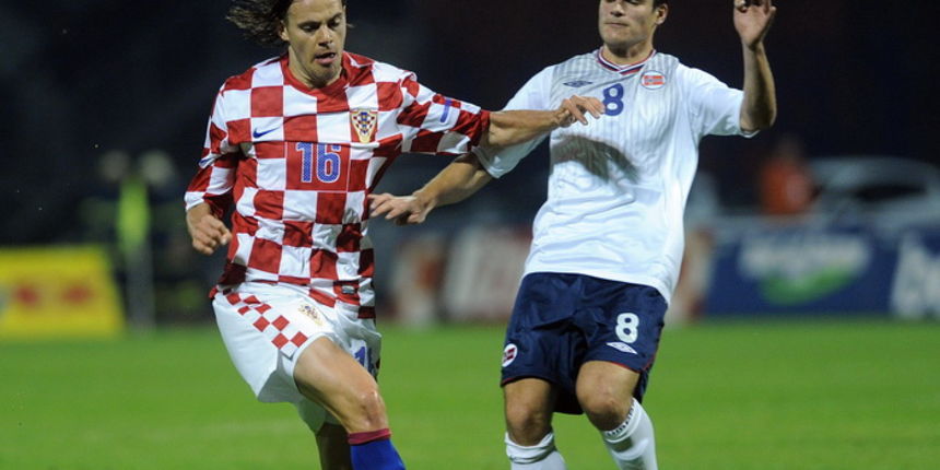Zagreb, 121010.Stadion u Maksimiru, prijateljska utakmica izmedju reprezentacija Hrvatske i Norveske.Na slici: Tomislav Dujmovic, Henning Hauger.Foto: Damir Krajac / CROPIX Zagreb, 121010.Stadion u Maksimiru, prijateljska utakmica izmedju reprezentacija Hrvatske i Norveske.Na slici: Tomislav Dujmovic, Henning Hauger.Foto: Damir Krajac / CROPIX