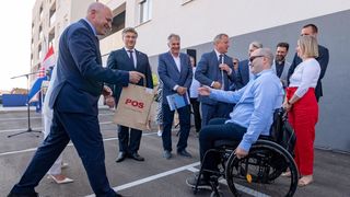 Premijer Plenković sudjelovao na svečanosti primopredaje ključeva POS-ovih stanova Premijer Plenković sudjelovao na svečanosti primopredaje ključeva POS-ovih stanova