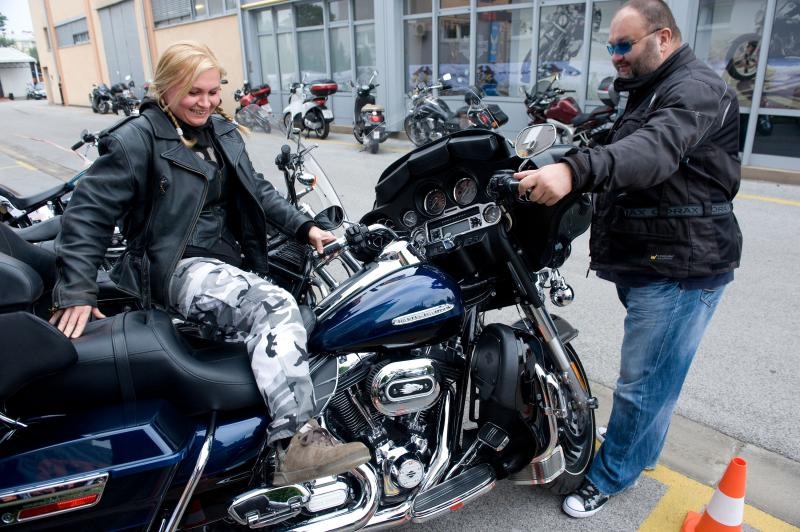 Zagreb – U prodavaonici i zastupnistvu Harley Davidson motora odrzani su Dan otvorenih vrata na kojem su posjetioci mogli razgledati motocikle i neke od njih isprobati. Photo: Davor Visnjic/PIXSELL