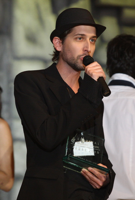 Zadar, 131110.
Dvorana Kresimira Cosica.
Festival zabavne glazbe Zadar 2010. Druga vecer.
Na fotografiji: Mihovil Modrinic
Foto: Vladimir Ivanov / Cropix Zadar, 131110.
Dvorana Kresimira Cosica.
Festival zabavne glazbe Zadar 2010. Druga vecer.
Na fotografiji: Mihovil Modrinic
Foto: Vladimir Ivanov / Cropix