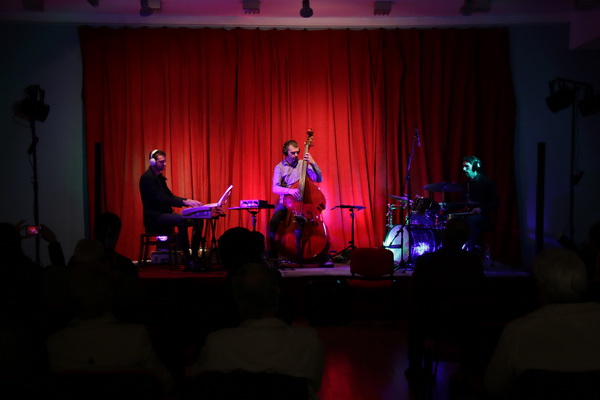 A.J. Jazz trio nastupio u HNK Zadar 25. travnja 2016. A.J. Jazz trio nastupio u HNK Zadar 25. travnja 2016.