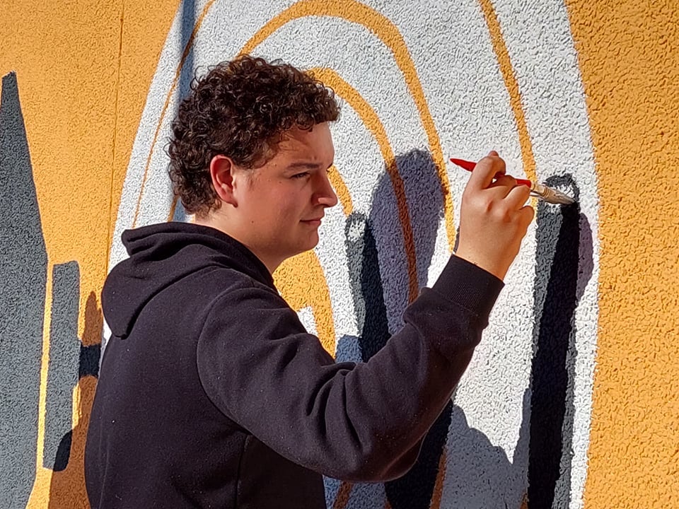 Učenici Škole primijenjene umjetnosti i dizajna oslikavaju još jedan zid na Višnjiku